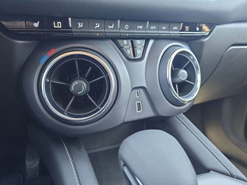 Used 2025 Chevrolet Blazer LT AWD/4WD image 24