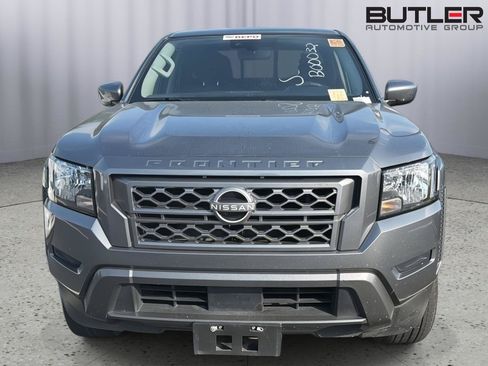 Used 2022 Nissan Frontier SV RWD image 3