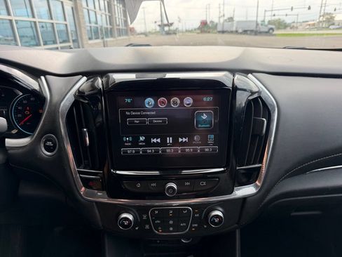 Used 2018 Chevrolet Traverse LT AWD/4WD image 12