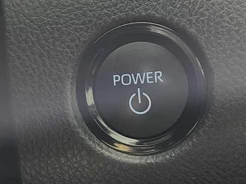 Used 2025 Toyota Camry SE w/ Convenience Package FWD image 23