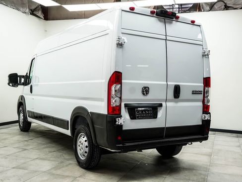 Used 2023 RAM ProMaster 2500 FWD image 11