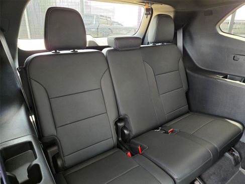 Used 2025 Buick Enclave Preferred FWD image 28