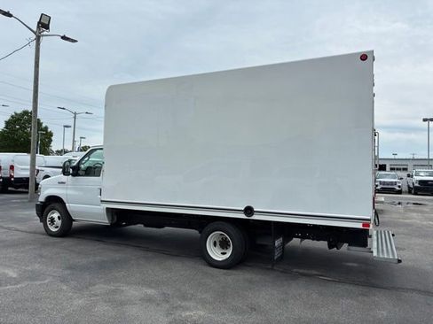 Used 2024 Ford E-350 and Econoline 350 Super Duty w/ Power Windows & Locks Group RWD image 5