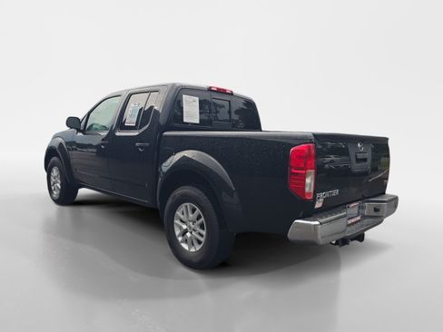 Used 2017 Nissan Frontier SV RWD image 3