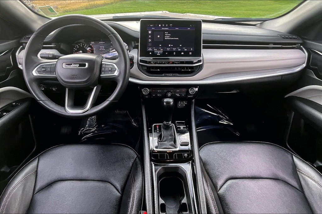 Used 2024 Jeep Compass Limited AWD/4WD image 16