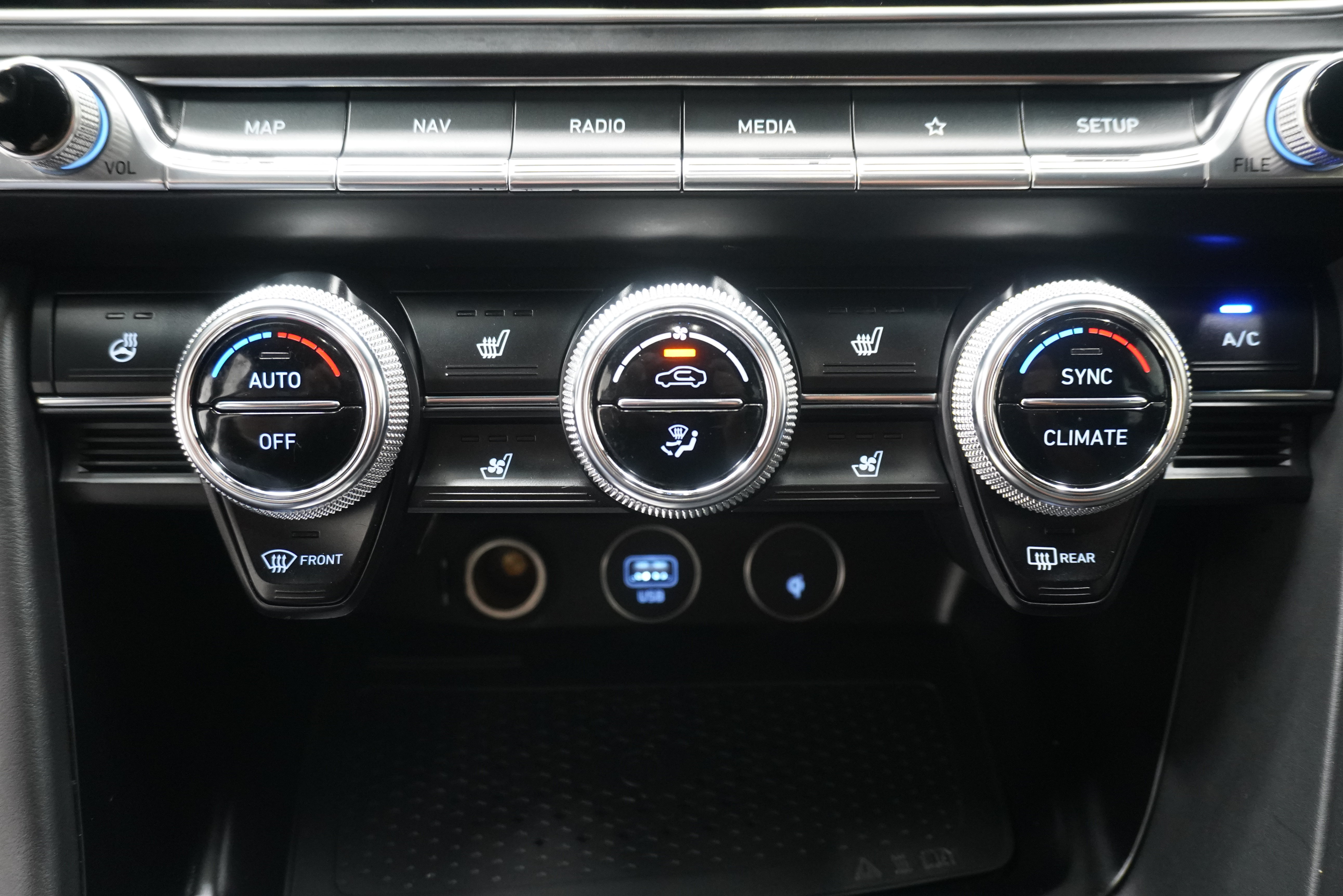 Used 2023 Genesis G70 3.3T w/ Sport Prestige Package AWD/4WD image 23