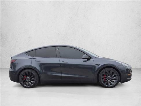 Used 2024 Tesla Model Y Performance AWD/4WD image 4