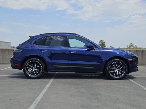 Certified 2026 Porsche Macan AWD/4WD image 9