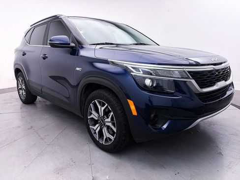 Certified 2022 Kia Seltos EX image 11