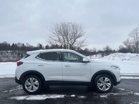 Used 2025 Buick Encore GX Preferred image 3