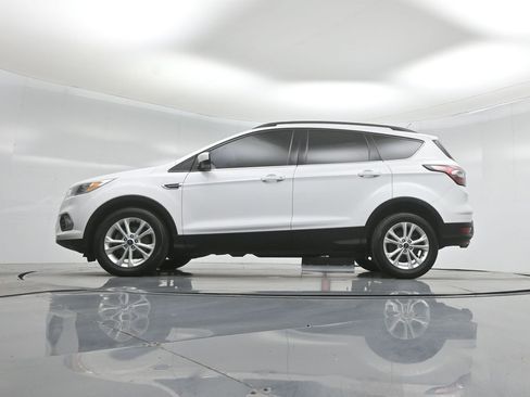Certified 2018 Ford Escape SE FWD image 8