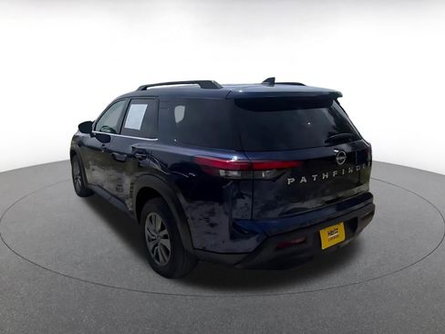 Used 2025 Nissan Pathfinder SV FWD image 11