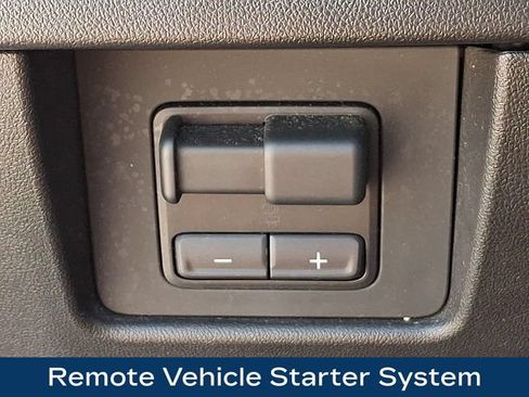 Used 2024 Chevrolet Colorado LT w/ LT Convenience Package III AWD/4WD image 9
