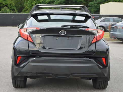 Used 2018 Toyota C-HR XLE FWD image 5