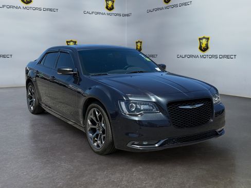 Used 2015 Chrysler 300 S w/ 300S Premium Group RWD image 7