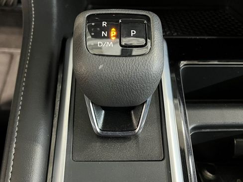 Used 2024 Nissan Pathfinder SV image 27