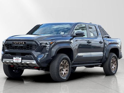 New 2025 Toyota Tacoma Trailhunter image 7