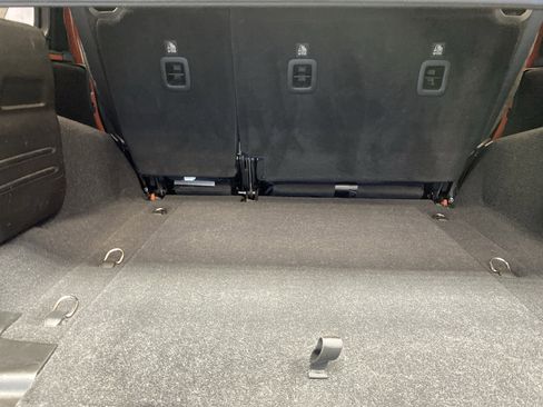 Certified 2018 Jeep Wrangler Unlimited Sport S image 32