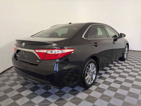 Used 2016 Toyota Camry SE FWD image 5