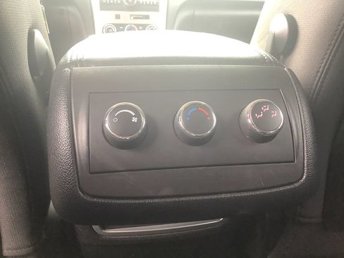 Used 2009 GMC Acadia SLE w/ Preferred Package FWD image 21