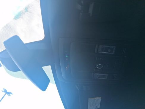 Used 2021 Chevrolet Tahoe Z71 w/ Z71 Off-Road Package image 26