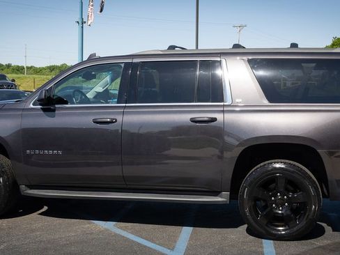 Used 2017 Chevrolet Suburban LT AWD/4WD image 22
