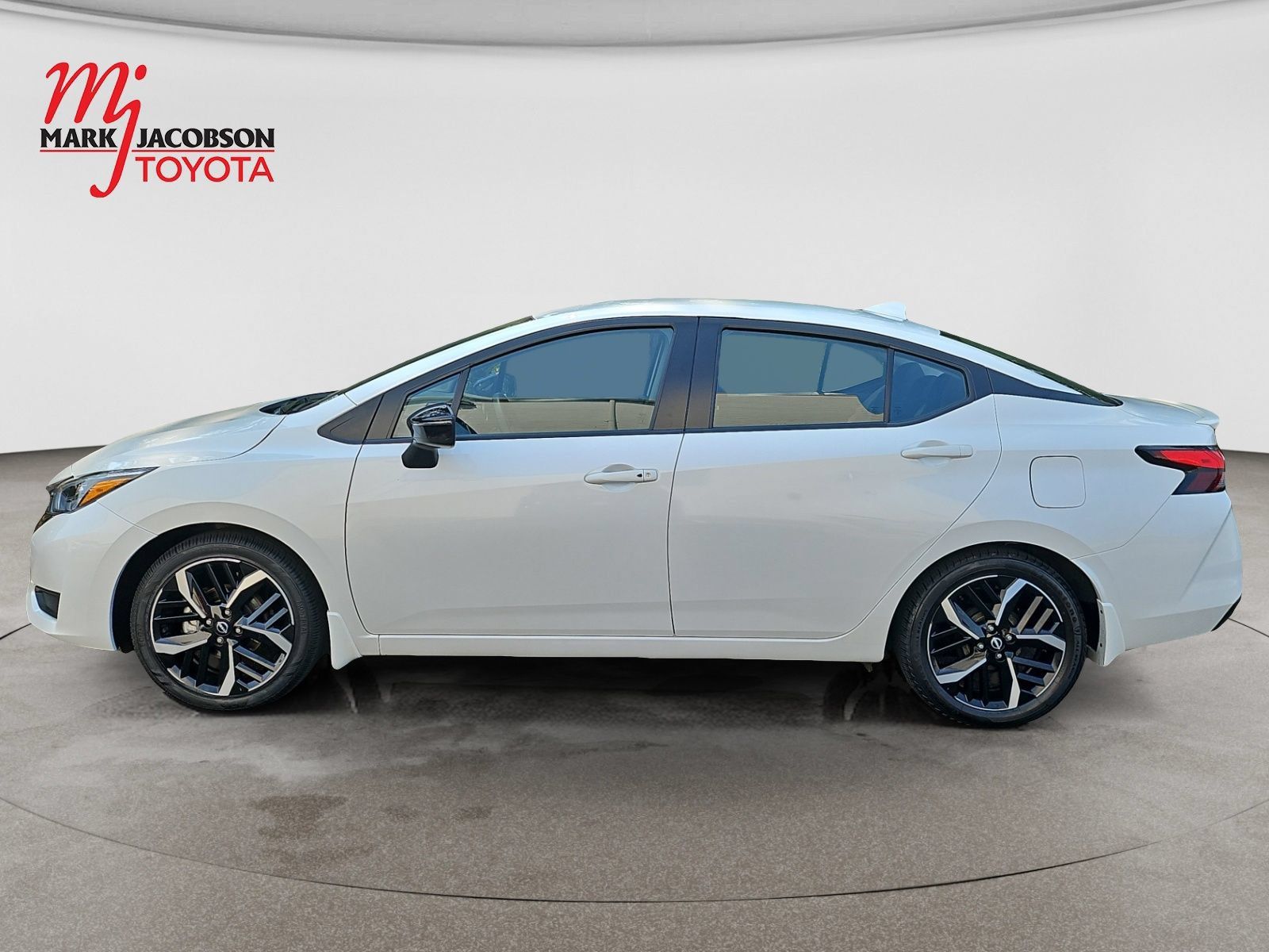 Used 2025 Nissan Versa SR w/ Trunk Package FWD image 15