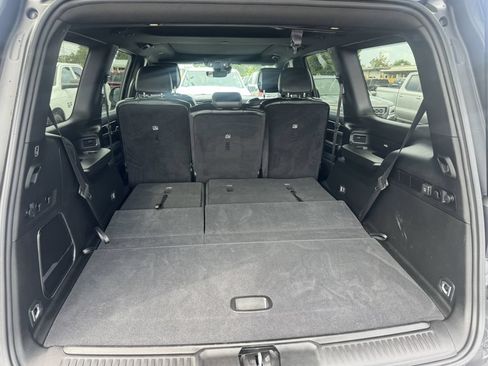 Used 2022 Jeep Wagoneer Series I w/ Premium Group I AWD/4WD image 8