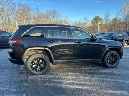 New 2026 Jeep Grand Cherokee Altitude AWD/4WD image 3