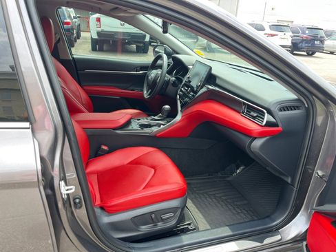 Used 2022 Toyota Camry XSE FWD image 30