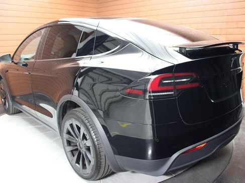 Used 2023 Tesla Model X image 10