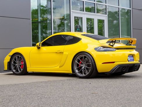 Used 2020 Porsche 718 Cayman GT4 RWD image 8