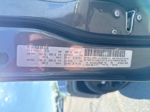 Used 2018 Jeep Compass Latitude w/ Popular Equipment Group AWD/4WD image 22