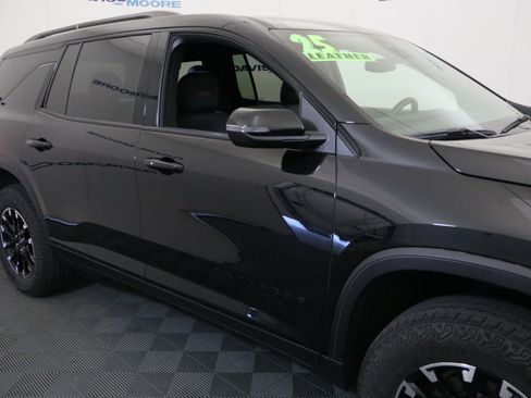 Used 2025 Chevrolet Traverse Z71 AWD/4WD image 4