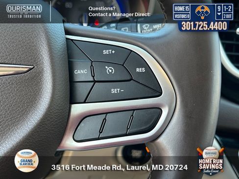 Used 2017 Chrysler Pacifica Touring-L w/ Tire & Wheel Group image 25