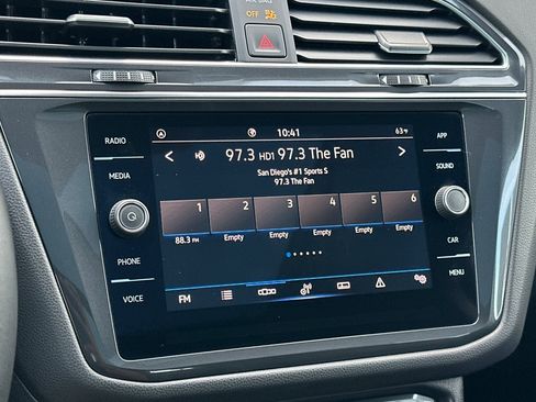 Certified 2022 Volkswagen Tiguan SE w/ Panoramic Sunroof Package image 20