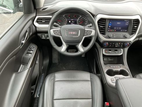 Used 2023 GMC Acadia SLT w/ Preferred Package image 16