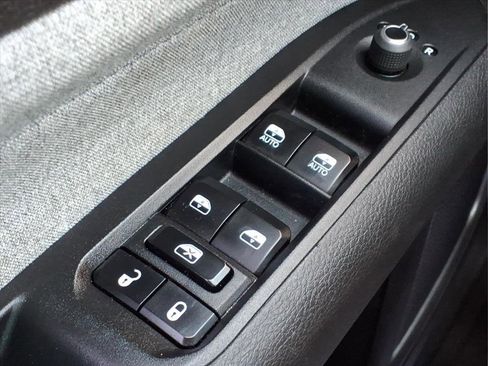 Used 2024 Jeep Compass Latitude image 19