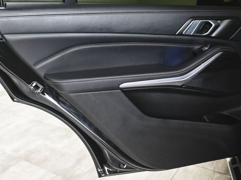 Used 2023 BMW X7 xDrive40i w/ M Sport Package image 10