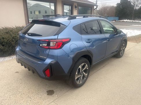 Used 2024 Subaru Crosstrek 2.0i Premium AWD/4WD image 2