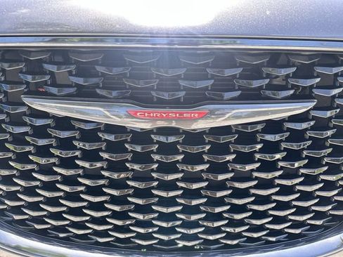 Used 2023 Chrysler 300 S RWD image 10