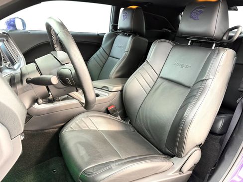 Used 2016 Dodge Challenger SRT Hellcat RWD image 4