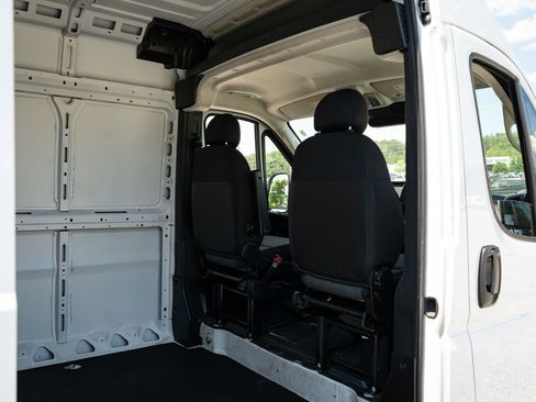 Used 2025 RAM ProMaster 2500 w/ Convenience Group FWD image 21