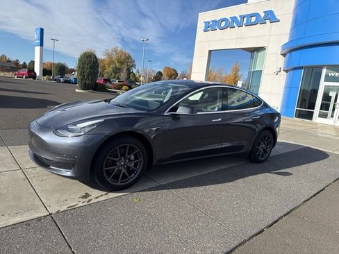 Used 2018 Tesla Model 3 Long Range image 13