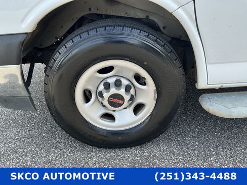 Used 2022 GMC Savana 2500 w/ Driver Convenience Package RWD image 9