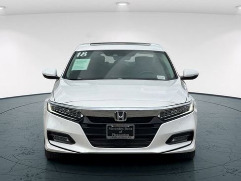 Used 2018 Honda Accord Touring image 10