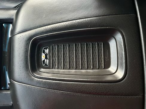 Used 2019 Cadillac Escalade ESV Platinum image 24