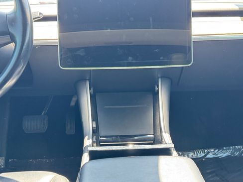Used 2018 Tesla Model 3 Mid Range RWD image 15