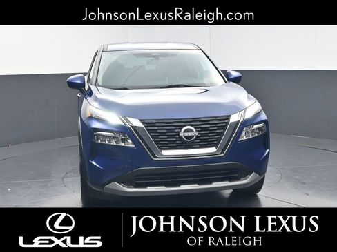Used 2023 Nissan Rogue SV image 4