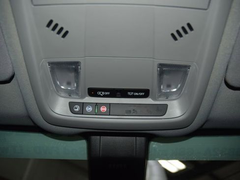 Used 2022 Chevrolet Equinox LT FWD image 45